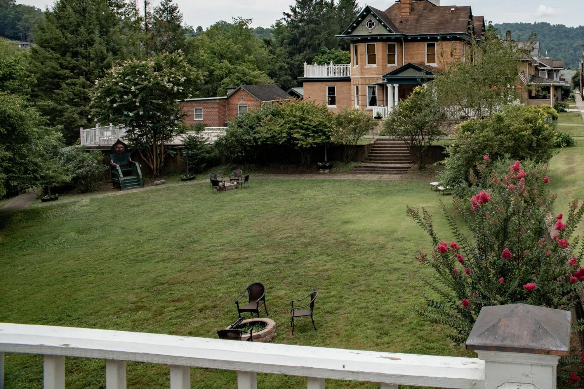 Elk River Hotel & Cafe Sutton Luaran gambar